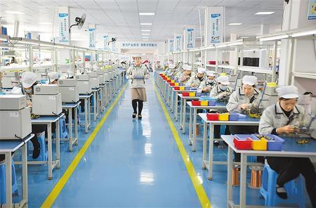 臨夏就業工廠生產忙，納沃蓋森電子科技為鄉村振興注入新動能